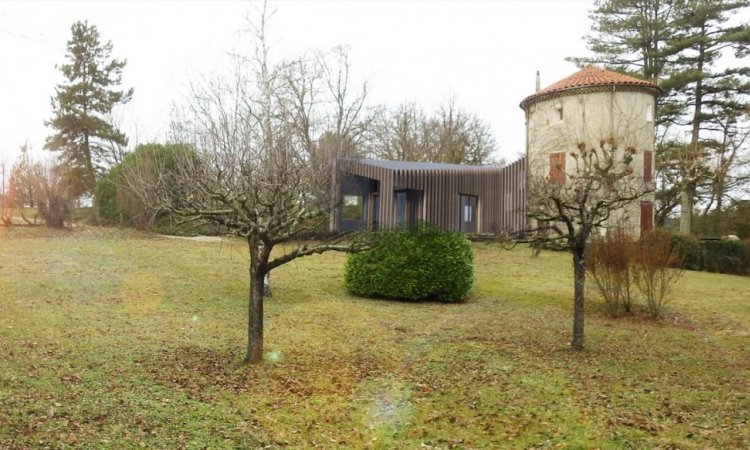 Extension d'une "maison-tour" dans la Drôme 1